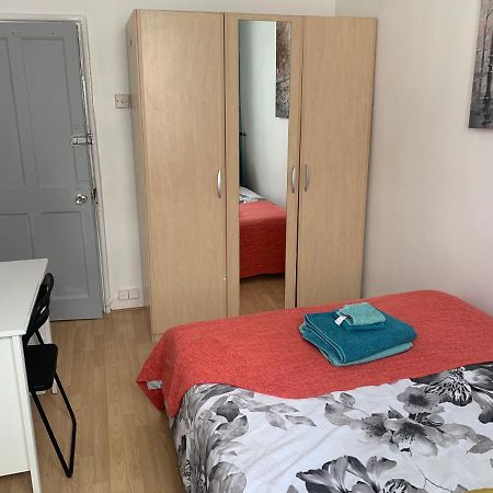 Stunning 3 Bedroom Flat In Stockwell Londres Exterior foto